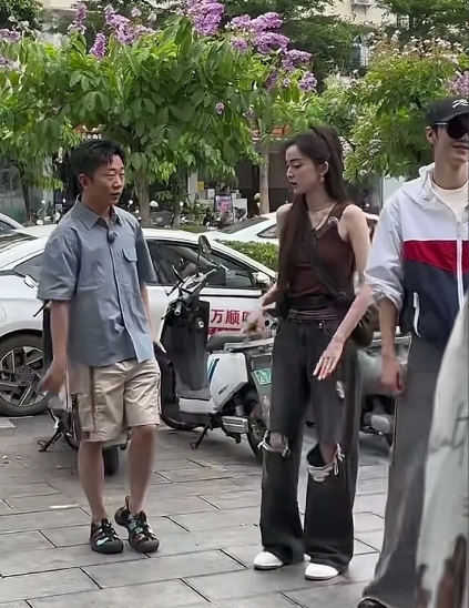 娜扎，是不是不敢正眼看杨迪的眼睛。