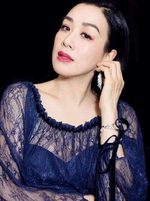 钟丽缇第一次见公婆，就俘获了老人的芳心