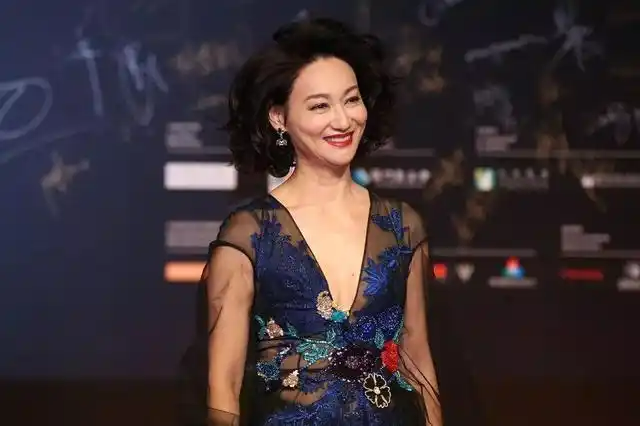 当年，惠英红交往了一位富豪男友，两人十分甜蜜，有一天，男友的朋友非常轻浮地对他说