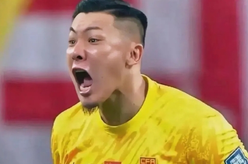 加坡男足表态
“尽管我们在小组赛中垫底，但我们输得很有尊严。我们从不踢默契球，始