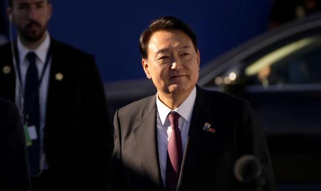 尹锡悦这一次虽然躲过一劫，但是也基本上宣布政治生涯已经终结。一方面以李在明为首的