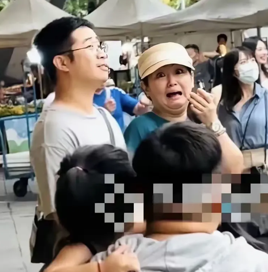 任家萱真的把有钱女人的自信诠释得淋漓尽致。很多女人，结婚生子以后，因为花的是老公