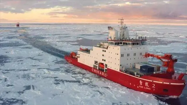 中国破冰船穿越白令海峡时，被曝曾遭遇加拿大军舰追逐。近期，据外媒报道，在今年7月