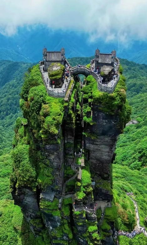 多彩贵州，梵净山天空之城