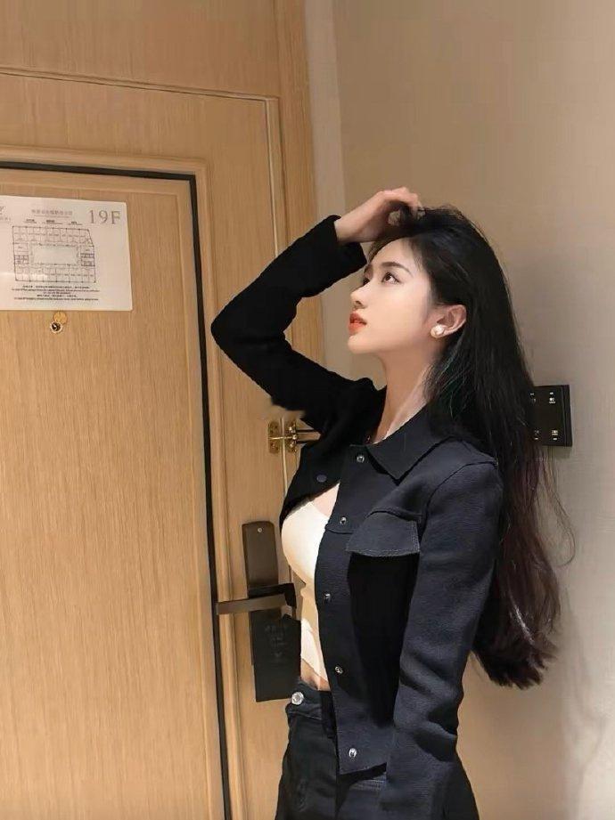 “男子“白嫖”不讲武德！”浙江一名男子在网上约了个女网友15000元包夜，见面后
