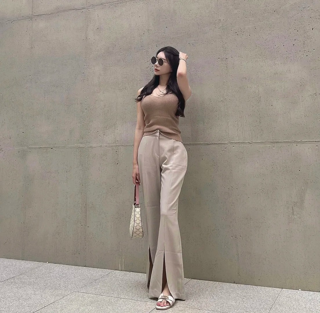 上班了好像真的找不到对象
之前看到同学订婚结婚，内心很羡慕
现在工作了再看到什么