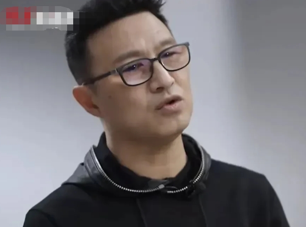 汪峰离婚后说了大实话，是他腻了不想过了，逃离她的身边。

坏男人才会把女人逼成疯