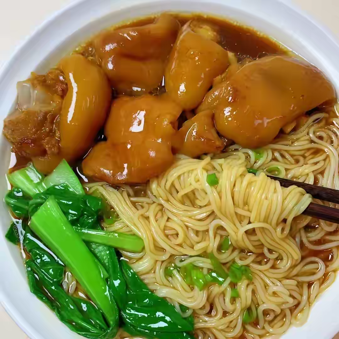 老公失业，前段时间和朋友合伙开了个面馆，因为试营业期间生意很好，每天饭点顾客都爆