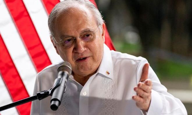 菲律宾挑衅！扬言要和中国讲道理。
菲律宾驻华盛顿特使罗穆亚尔德斯周二宣称，本月至