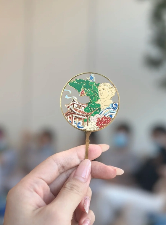 长沙文创来了，来长沙旅游的宝子们，想拿到长沙好看的文创吗？