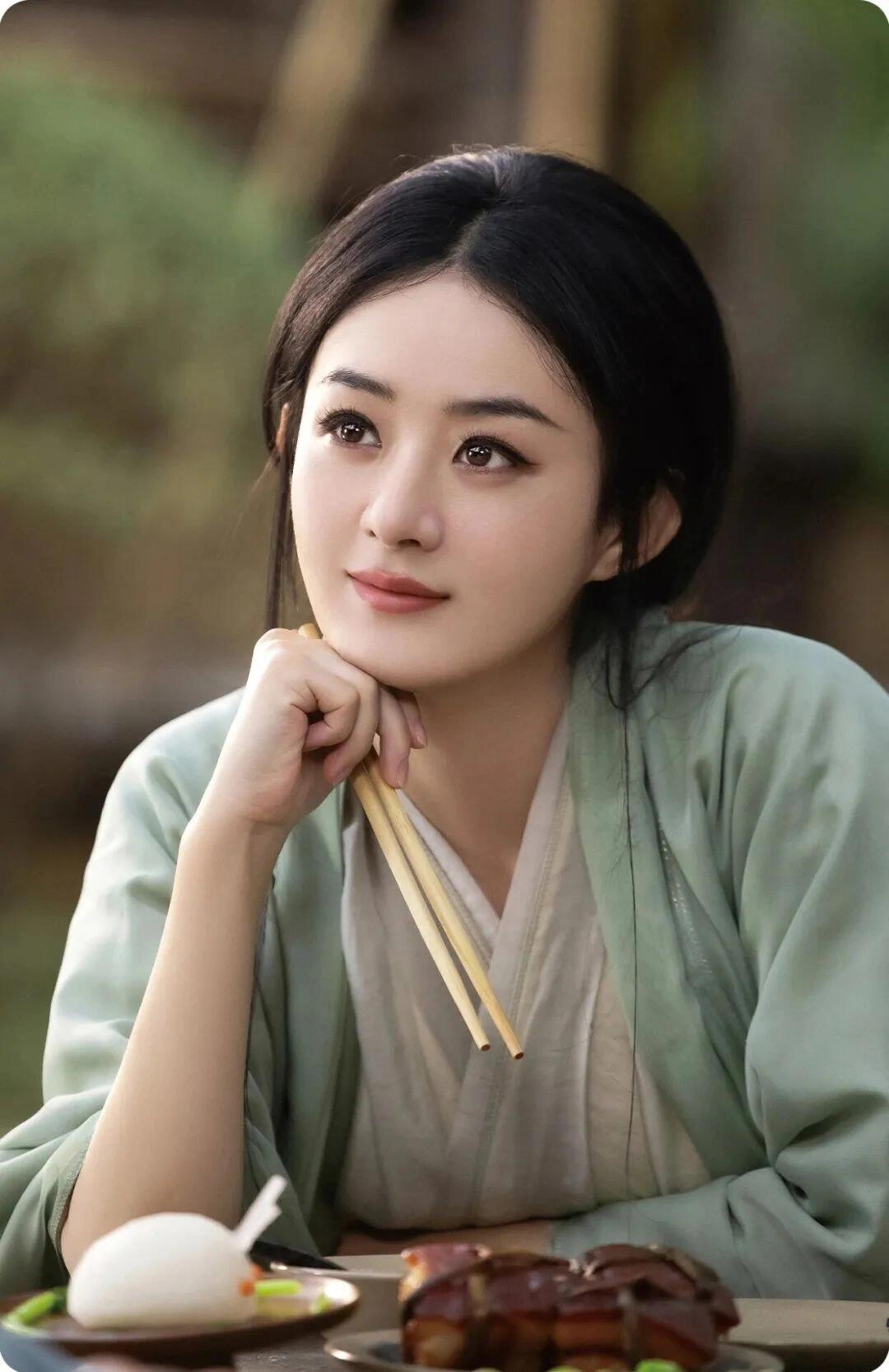 清纯小白花赵丽颖