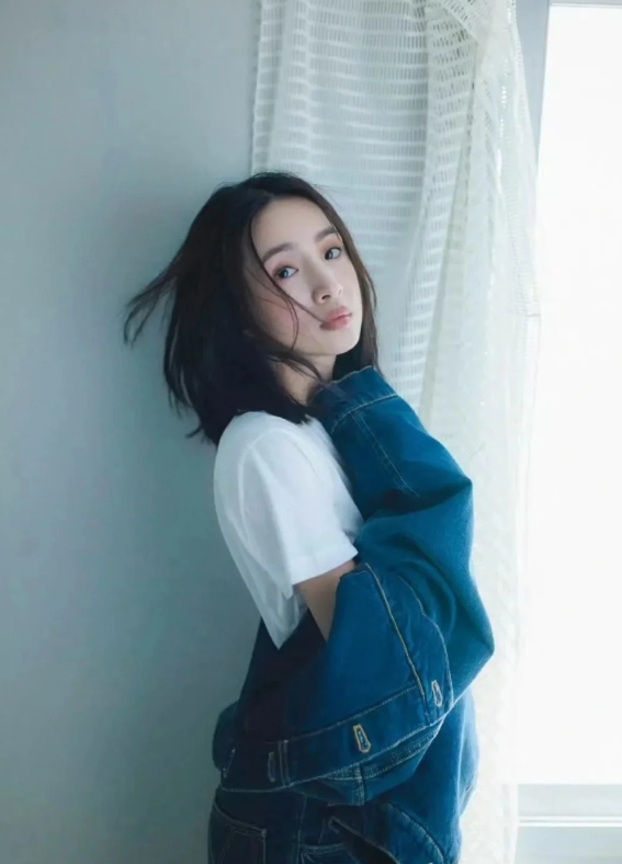 她真的是每次刷到，忍不住再喜欢一次的女孩