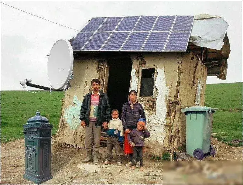 据说是德国东部2023年的一户农家……你怎么看！