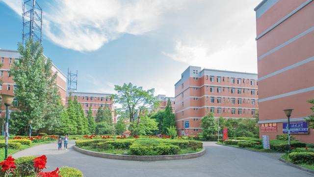 成都信息工程大学是一所什么样的大学？它在各省录取分数线有多高