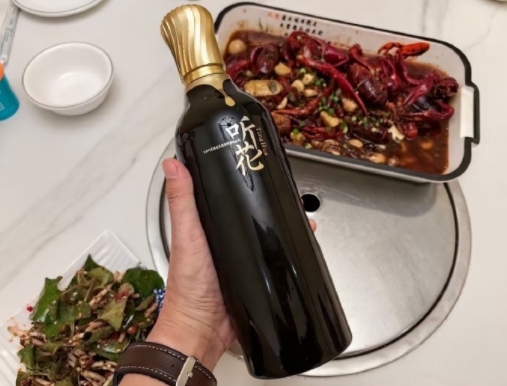 我有个问题…听花明明是央视的品牌强国计划，给CCTV不少投放广告费用，结果还被3