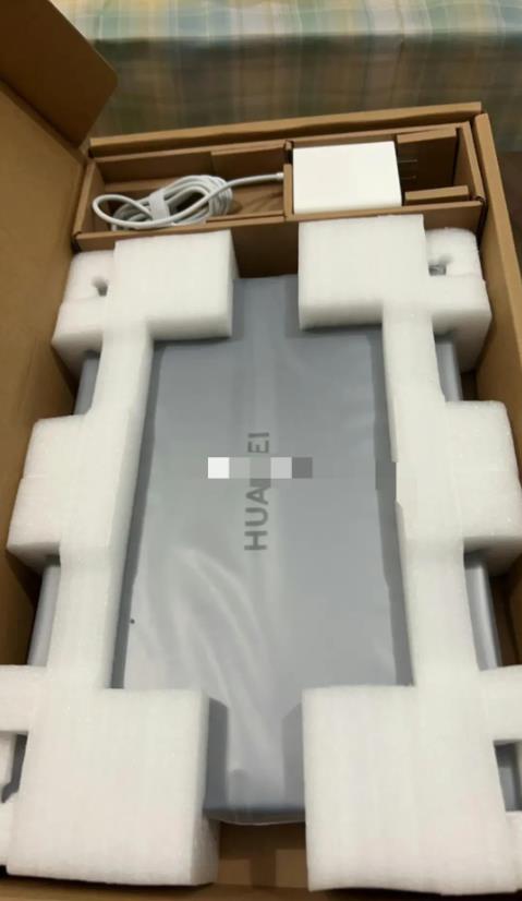 关于中奖，该不该请客的问题
我们公司有一个抽奖活动，全公司都有参与权，我中了一等
