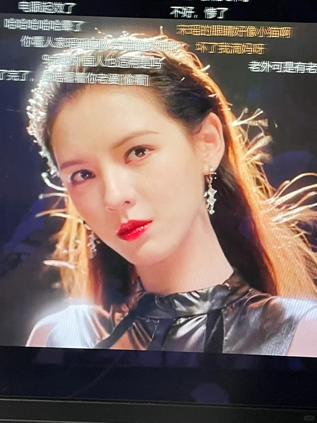 张予曦的眼睛做过吗！
像芭比的眼睛一样！