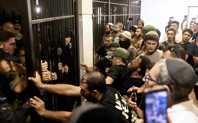 叙利亚叛军释放全部囚犯！有的仅剩半天就执行“死刑”