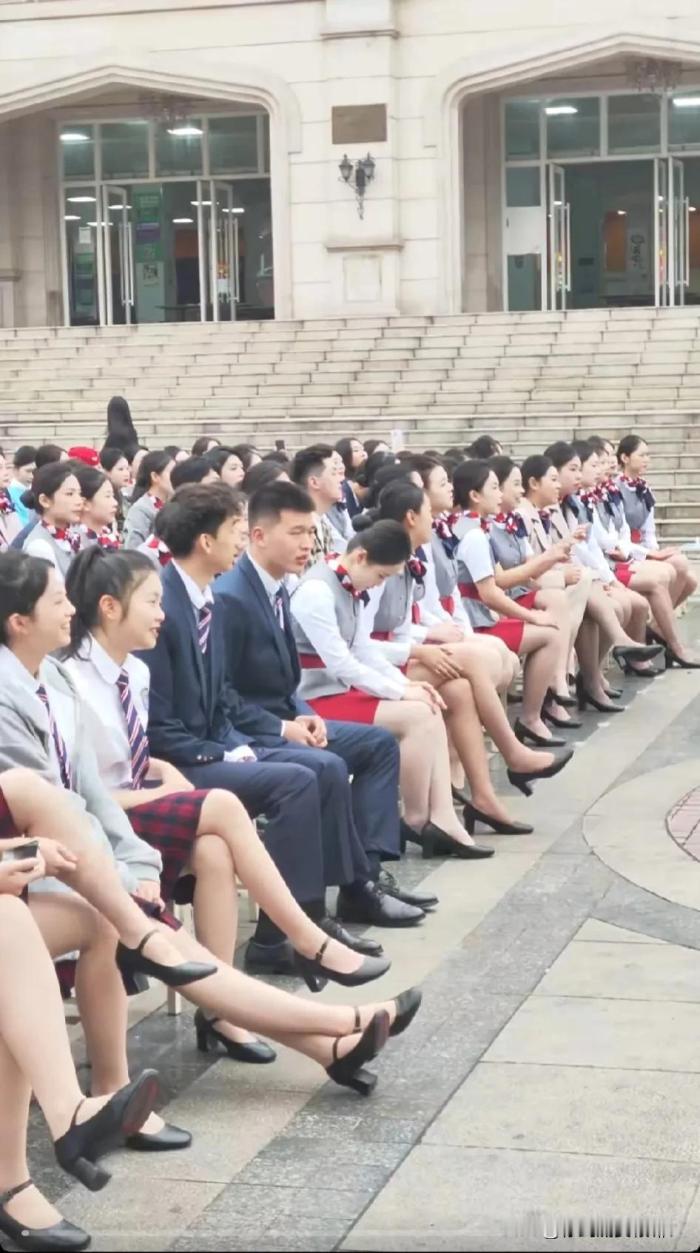 这一眼望过去，把我晃迷糊了[笑哭]