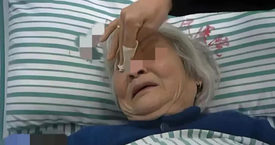 曾经可是亲人！上海，70多岁女子患有精神分裂，二哥作为监护人，却私自将女子78万