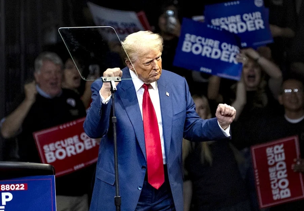 特朗普再次险遭“暗杀”，这是又逃过一劫，我就纳闷了，都说人为财而死，还没听说过人