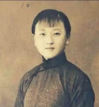 金安顺，东北抗联地下交通员，朝鲜族。1941年冬，在为抗联秘密运送粮食和药品途中