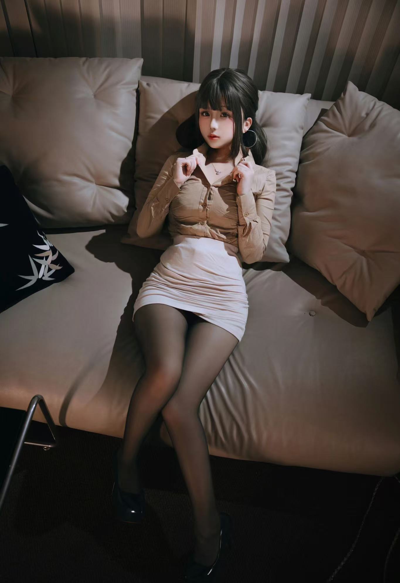 和表妹偷偷在一起两年多了以后怎么跟家里解释哈哈哈哈哈
