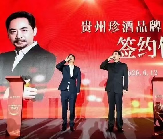看这个人，真的是让人不由得反感。