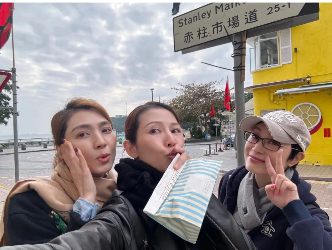 蔡少芬她们仨，陈法蓉一直是我们小时候的样子。