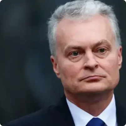 全世界最搞笑的国家，莫过于波兰和立陶宛了。

为什么这么说呢！波兰总统曾经公开对