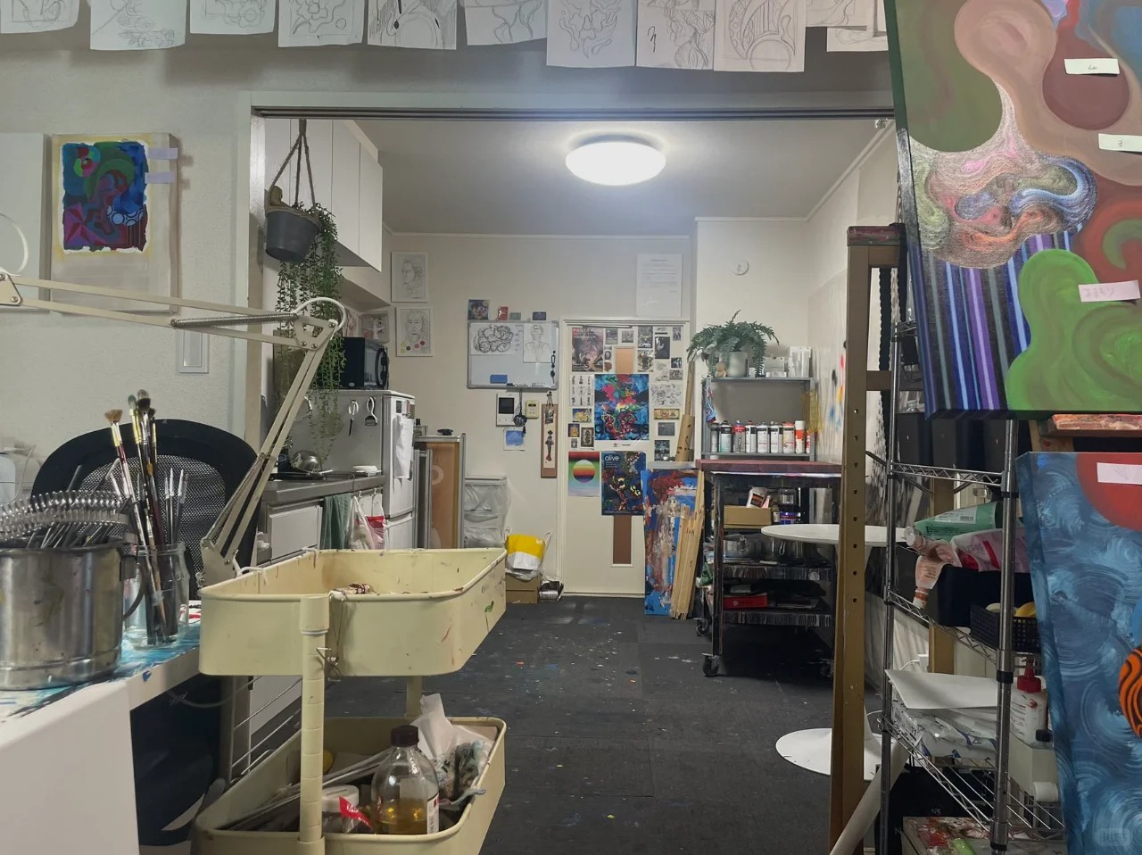欢迎来到我的工作室👏🏻
对我而言，画画🎨是自然而然发生的事。

于是，在工