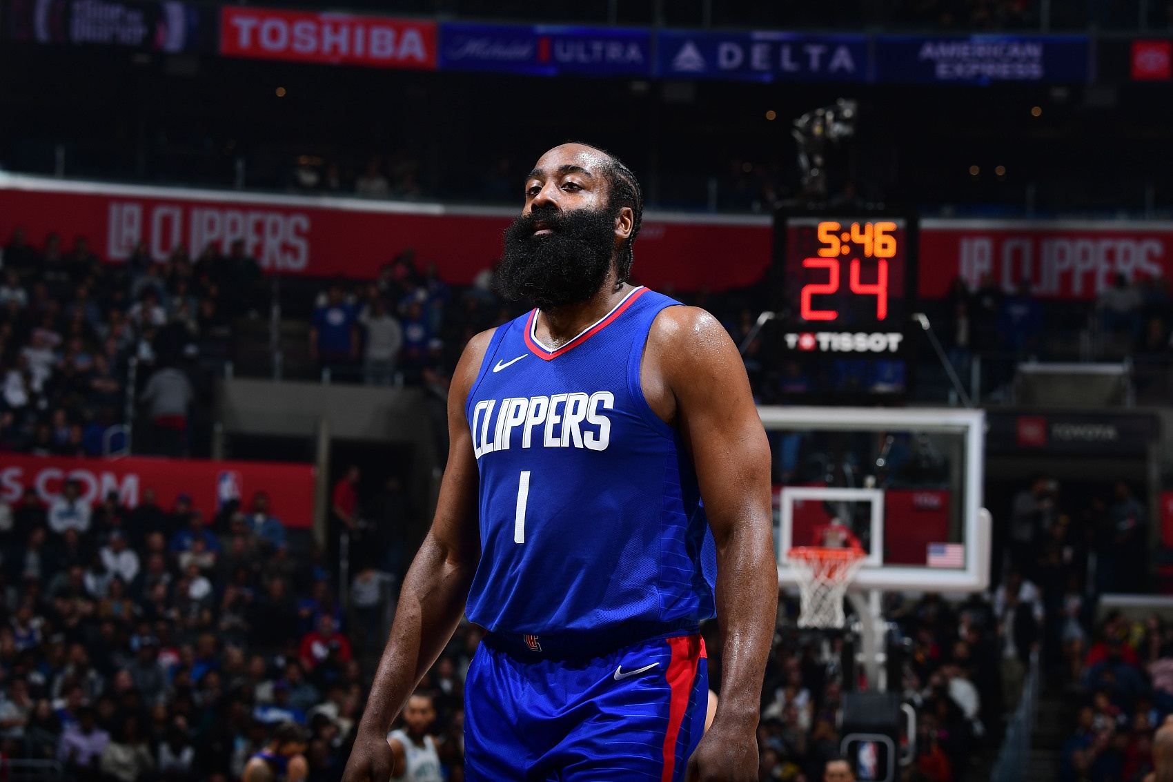 NBA常规赛，快船在客场以112-104击败勇士，取得两连胜，赛后迎来三个好消息