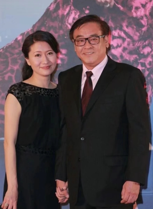 尔冬升：与妻子丁克十年，却与情人生女儿
