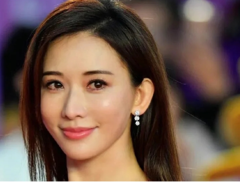 岁月的印记：林志玲的真实之美