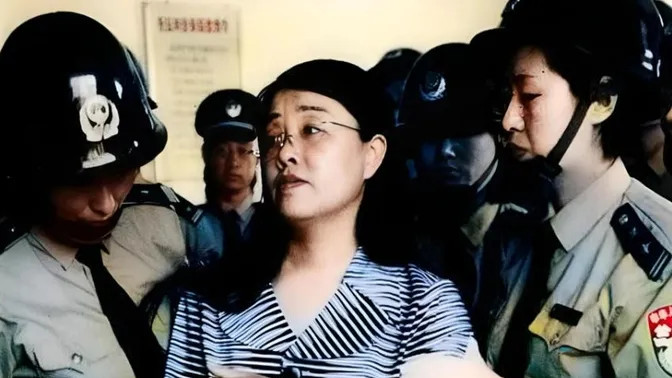 第一个被执行死刑的女明星，红遍大江南北，枪毙前大喊：这不公平