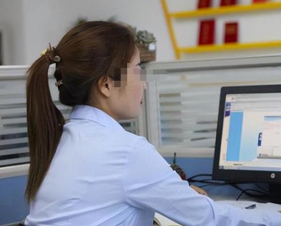 “真是掉到钱眼里了。”广东佛山，一女子试工7天，因无法胜任工作，被公司辞退并告知