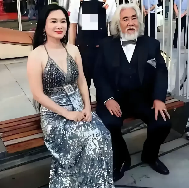 原来杜星霖才是顶级捞女，段位太高，离婚带儿子还能嫁给张大导演！

想当年，杜星霖
