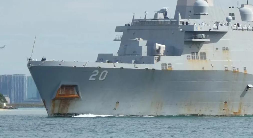 锈迹斑斑的美国海军，太悲惨了！

2024年11月22日，美国海军“圣安东尼奥”