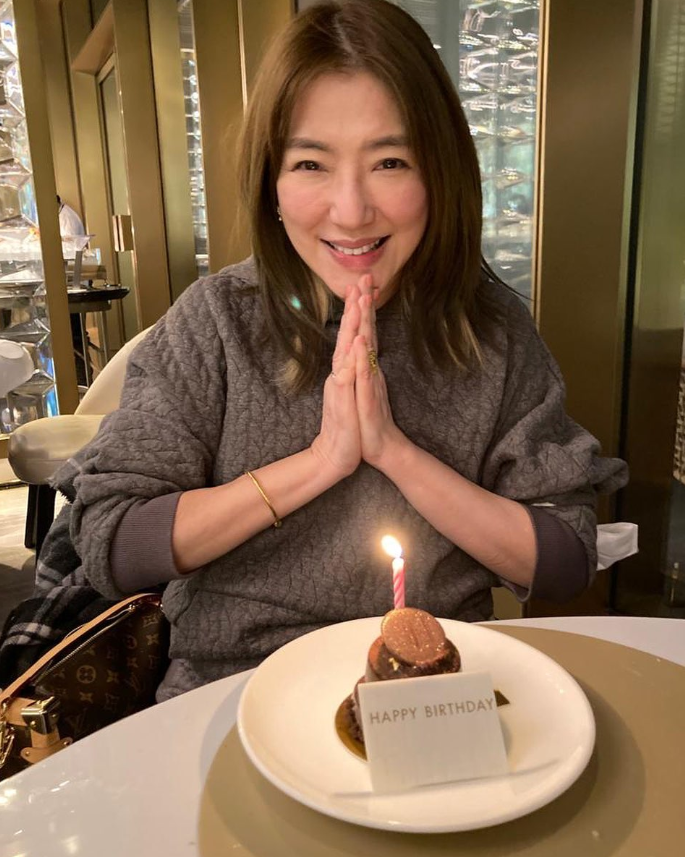 她以前在TVB拍了很多出名电视剧，演技都非常厉害，估计现在很少人能叫出她的名字
