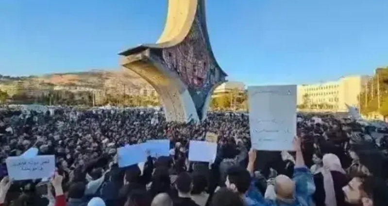 作为有恐怖组织背景的沙姆解放组织，他们的恐怖思想根深蒂固，只要他们在台上，民众的