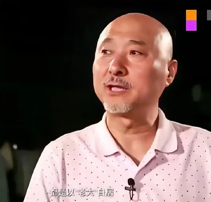 演员陈佩斯说，1998年是我最后一次上春晚，从那以后再也不去了，因为那里不是一个