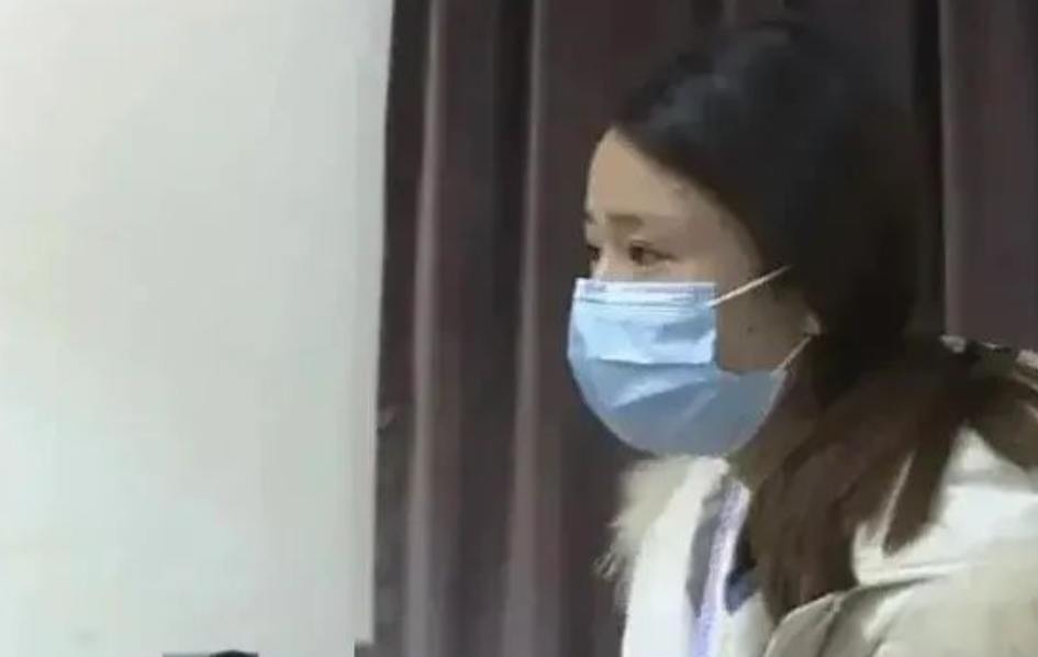 上海，一女子网恋，刚在一起没几天就频繁吵架。男友提议为了维护两人的感情设置“恋爱