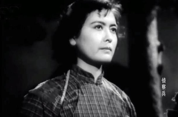 杨雅琴，70年代的电影巨星啊！《苦菜花》里的“娟子“，《地雷战》、巜侦察兵》她都
