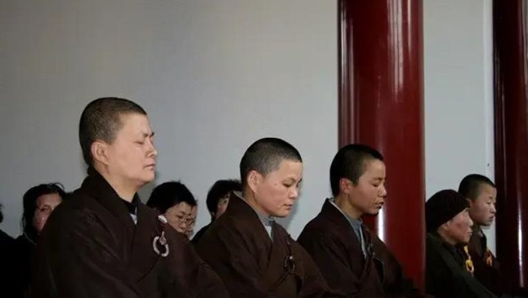 辽宁有座寺庙 尼姑苦修不收钱

                        