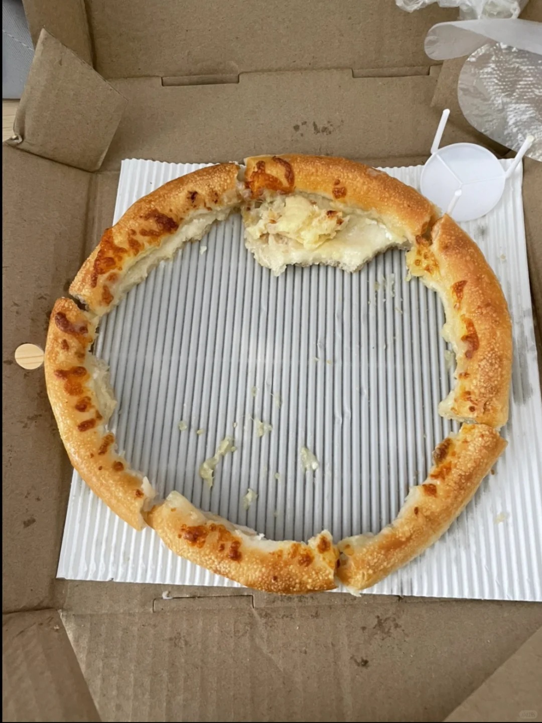 员工身价十几亿 不敢叫他干活怎么办
有个员工很有钱，本来只有几个亿的。他家拆迁拆