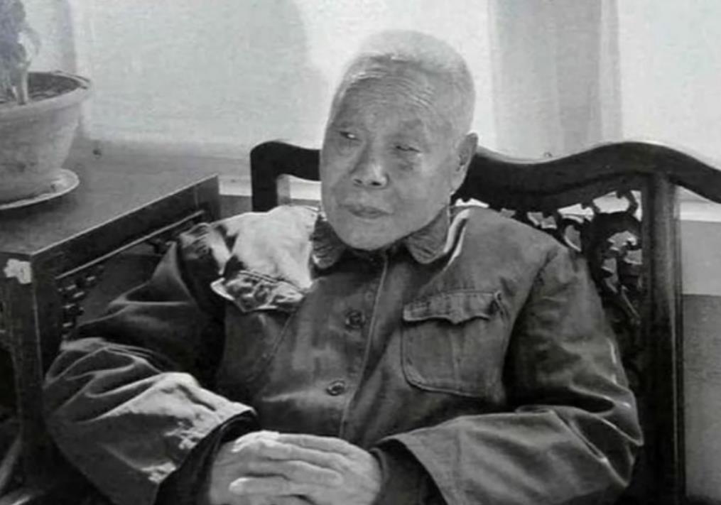 1996年，最后一位太监孙耀庭去世。在他去世前，揭秘了婉容不为人知的一面，她洗澡