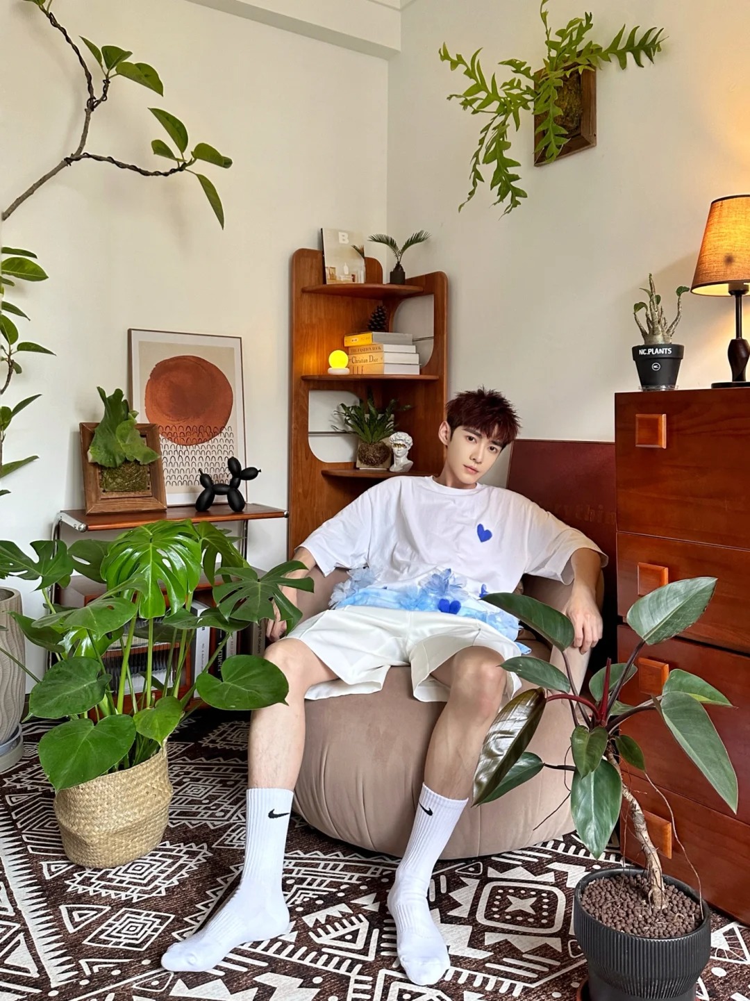 独居男生|一人一屋子绿植的快乐小屋
“我的住所里，绝不能离开的东西，是植物”
没