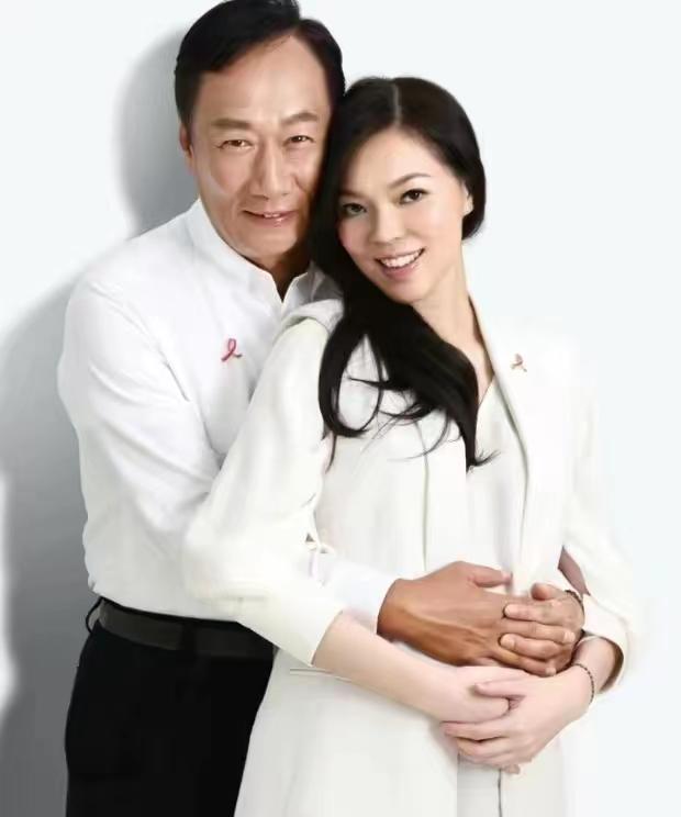 2005年，富士康老总郭台铭的妻子离世，郭台铭说:“我太太在我心中的地位无人可以