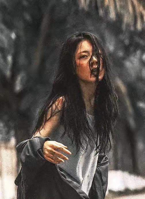赵今麦：救了一圈，归来才刚2222岁！
救自己20岁，《漂白》
救自己18岁，《