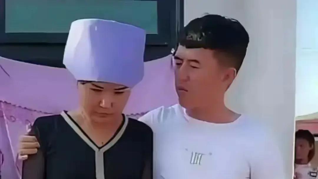 可怕！32岁网红